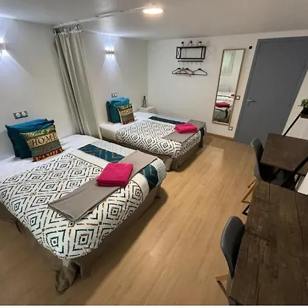 Vr House 14 Bedrooms 3 Min Metro 23 Beds Parc Expo
