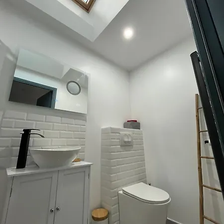 Vr House 14 Bedrooms 3 Min Metro 23 Beds Parc Expo Villa