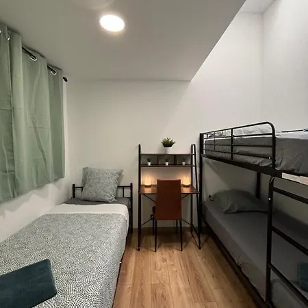 Vr House 14 Bedrooms 3 Min Metro 23 Beds Parc Expo