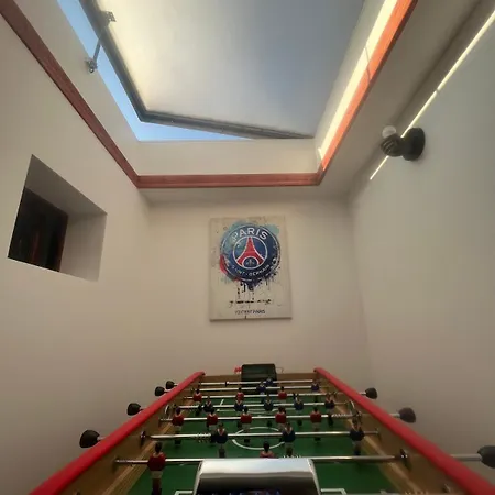 Vr House 14 Bedrooms 3 Min Metro 23 Beds Parc Expo Villa