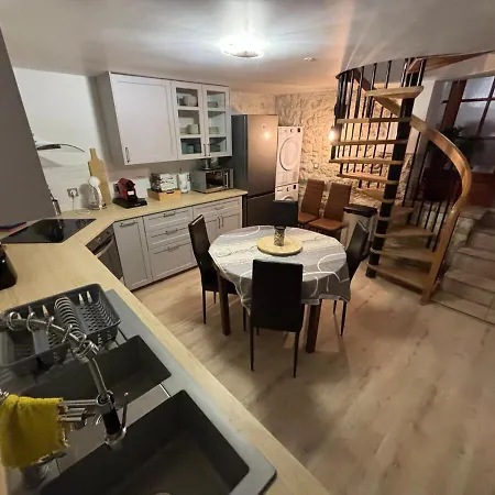 Vr House 14 Bedrooms 3 Min Metro 23 Beds Parc Expo