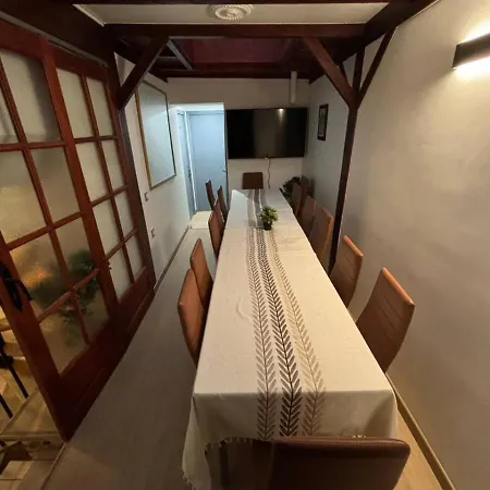 Vr House 14 Bedrooms 3 Min Metro 23 Beds Parc Expo Villa *