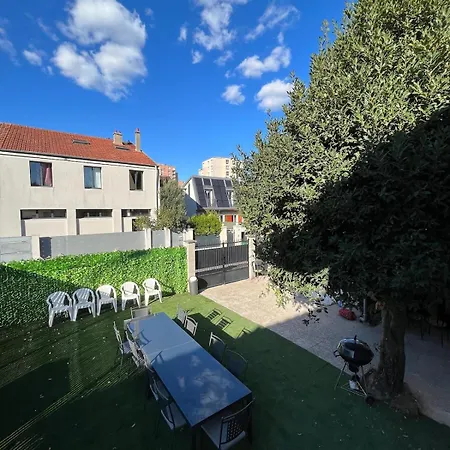 Vr House 14 Bedrooms 3 Min Metro 23 Beds Parc Expo Villa